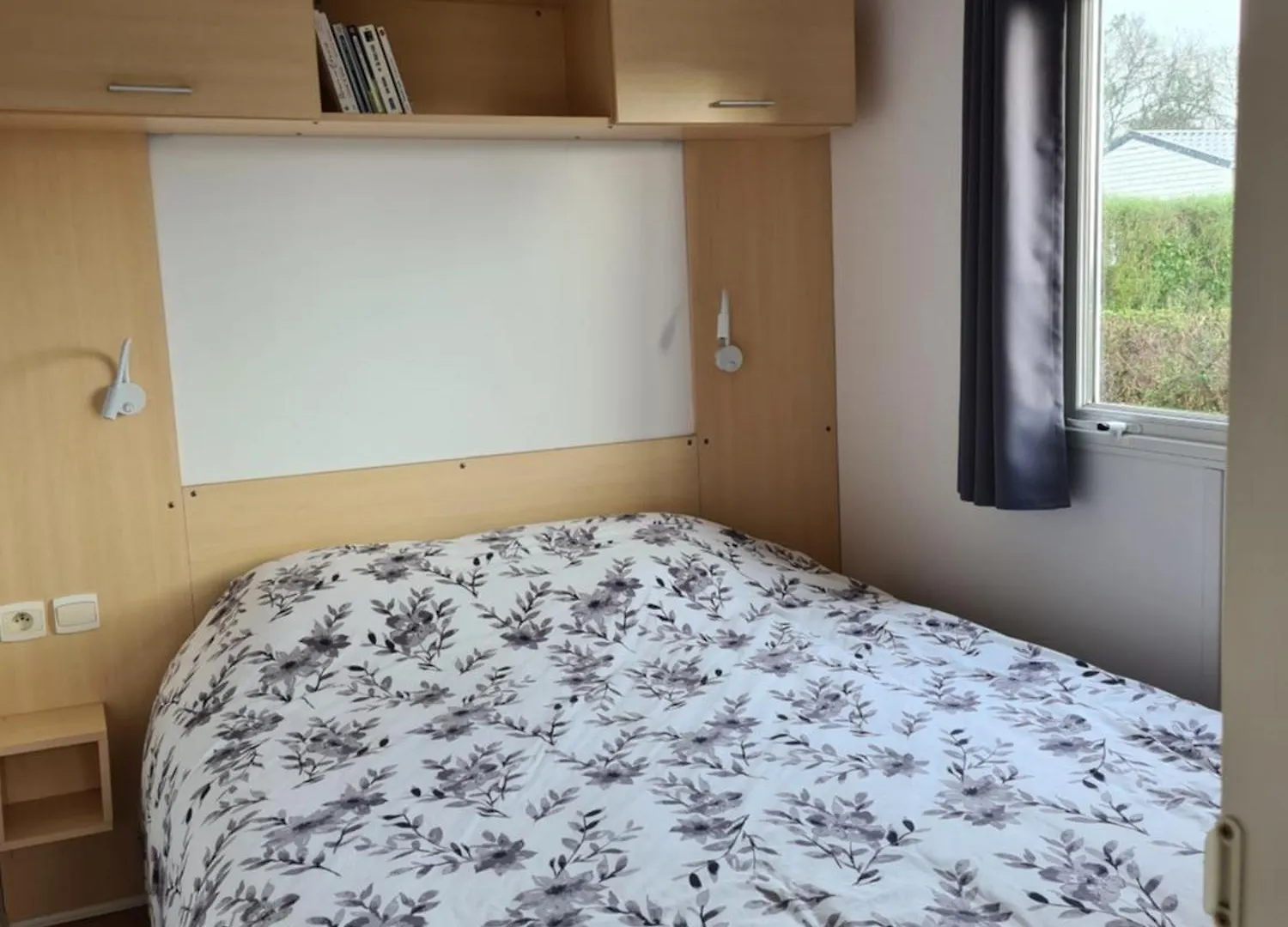 Mobil Home Beg Meil 300M Plage Avec Piscine Partagee, Terrasse Privee Et Wi-Fi Fouesnant França