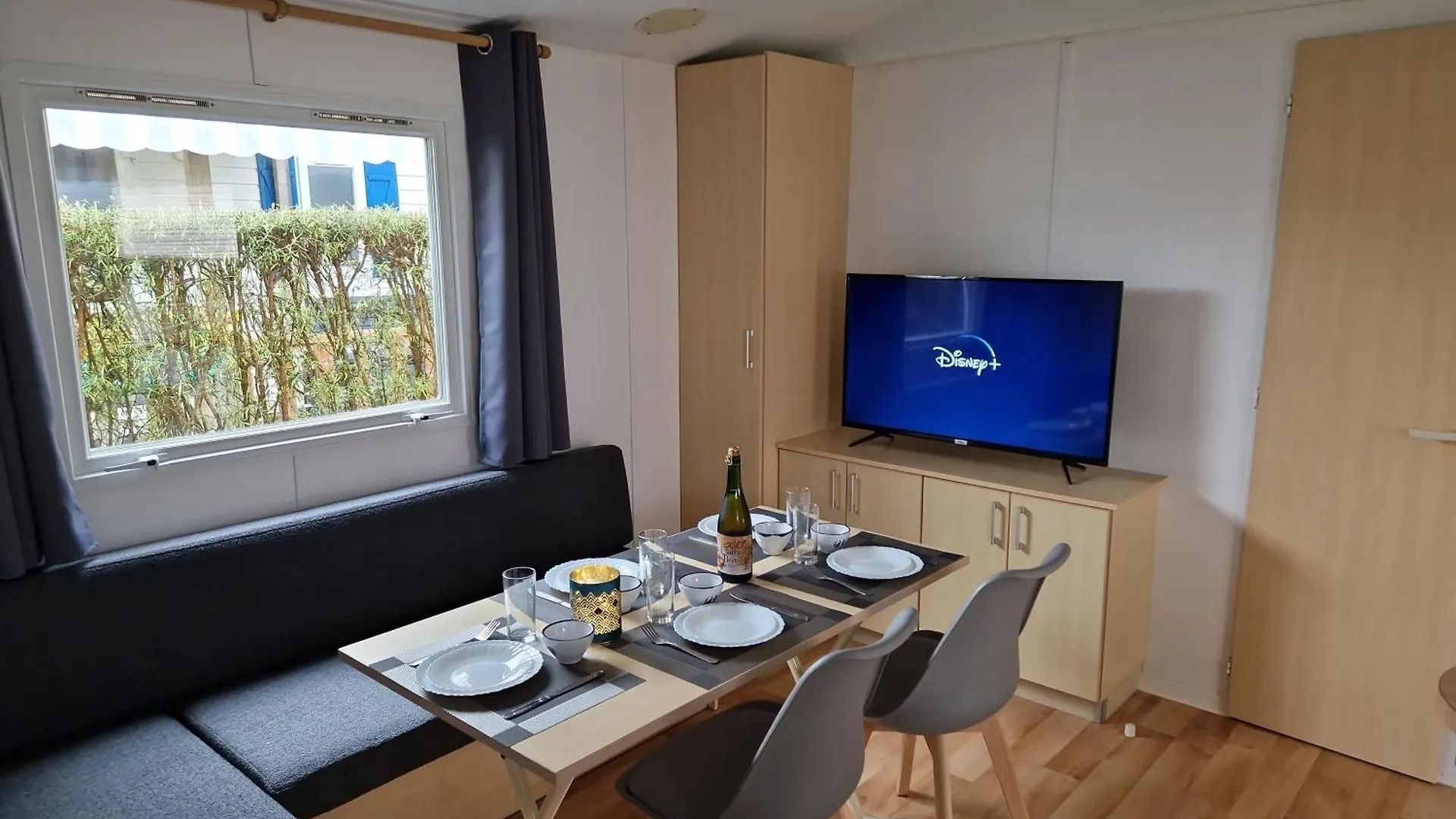 Mobil Home Beg Meil 300M Plage Avec Piscine Partagee, Terrasse Privee Et Wi-Fi Fouesnant 0*,  França